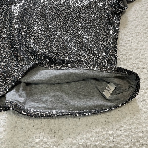 Chaus Silver Sequin Short Sleeve Top~ Size P/M ~ Great for the Holidays - Picture 8 of 10